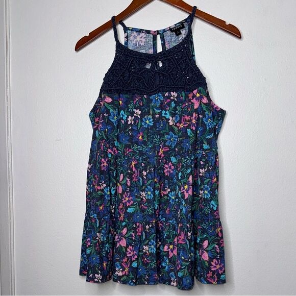 Torrid Textured Jersey Crochet High Neck Tiered Top Size 1X (14-16) - Picture 4 of 9